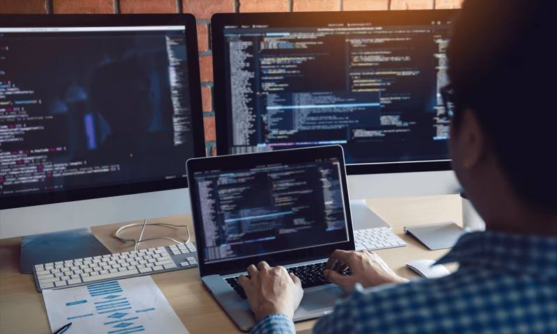 数据科学选型：R与Python如何赋能凤庆县网站建设？